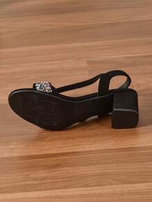 Sandálias femininas novas de salto grosso de 8 cm da série preta, sapatos abertos, elegantes, versáteis e da moda, tamanho grande