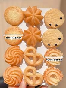 12 pièces/set Clips cheveux amusants en forme de chips de pommes de terre, design inspiré des chips, frais pour l'été. Convient aux filles et aux femmes, dégage une douce odeur. Matériau léger, confortable à porter. Peut ajouter un charme ludique aux styles de princesse douce et mignonne décontractée, vous faisant être le centre d'attention.