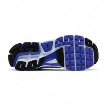 Nike Zoom Vomero 5 - ROYAL PULSE MTLC PLATINUM FOOTBALL GREY - View 4