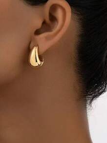 1 Pair Asymmetrical C-Shaped Earrings, European And American Classic Fashion Water Drop Design Minimalist Earrings
