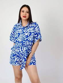 Jumper Estampado Hojas  Casual para Mujer con Cuello Camisero Elegante, Botones al Frente y Fajo Forrado del Mismo Tejido ,Diseño Sofisticado con Charrasquera Decorativa en Mangas para Abrochar, Bolsas Funcionales a los Costados, Estilo Versátil y Moderno Ideal para Oficina, Calle, Salidas, Brunch o Día Casual, Corte Cómodo y Chic que Define la Cintura, Look Refinado para Mujeres Modernas, Elegantes y con Estilo, Perfecto para Primavera, Otoño o Días Frescos, Outfit Completo de Moda Actual para Jóvenes y Señoras Fashionistas - Azul - Ver 2