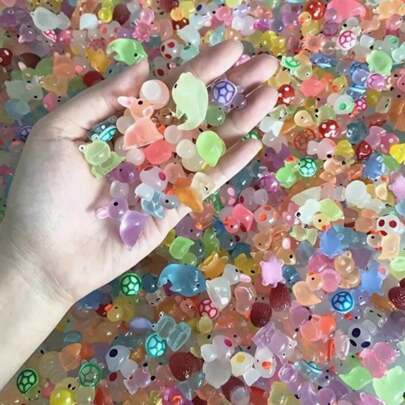 5/10/30/50 قطعة من الحيوانات الصغيرة المضيئة من الراتنج - فطر مضيء ، بطط ، حيتان ، أرانب ، سلاحف وغيرها من النحت متناهي الصغر المضيء - مناسبة جدًا لتزيين أصص الزهور ، والمناطق الخيالية ، والمناظر الطبيعية متناهية الصغر وأحواض الأسماك ، ديكور أحواض الأسماك ، المناظر الطبيعية متناهية الصغر ، أحواض الأسماك ، ديكور الدمى ، لوازم الحفلات (الأنماط عشوائية)