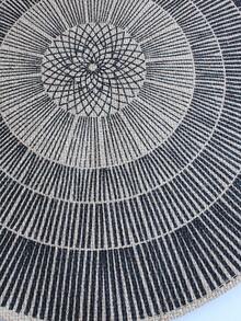 Tấm lót bàn tròn họa tiết Mandala, Tấm lót bàn tròn tua rua in họa tiết cổ điển, Tấm lót bình hoa, Tấm lót nồi, Thảm cách nhiệt bàn ăn nhà bếp, Khăn trải bàn cưới, Trang trí đám cưới, Trang trí nhà cửa, Trang trí phòng, Tấm treo tường tròn tua rua phong cách Boho, Trang trí tường phòng khách, Thảm đầu giường, Tấm lót ghế sofa phòng ngủ, Tấm lót bàn tua rua đám cưới - màu đen - Xem 5