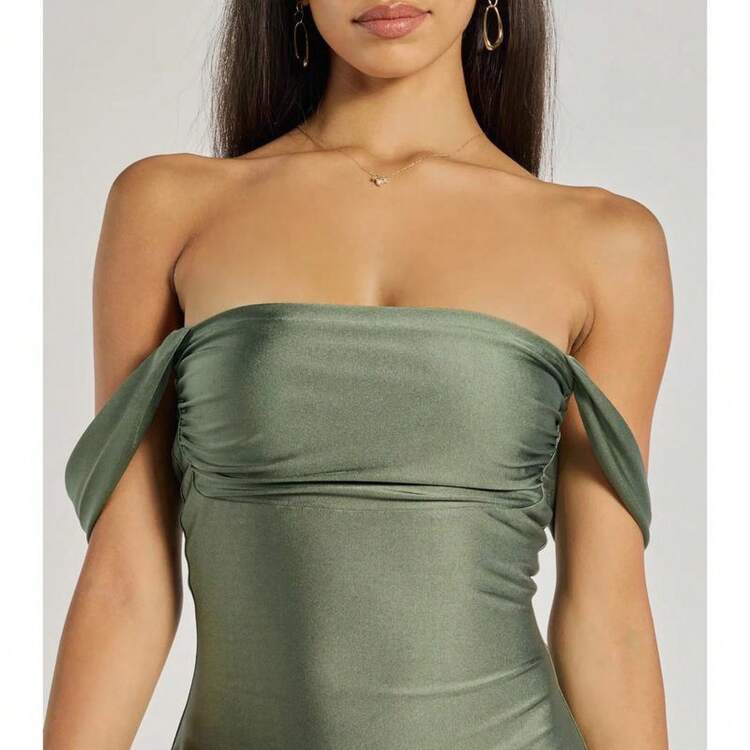 classics lover off the shoulder satin a line mini dress Windsor Off-The-Shoulder A-Line in Red-2 | Size: S This satin mini dress will be your favorite for celebrations Windsor Classics Lover Off-The-Shoulder Satin