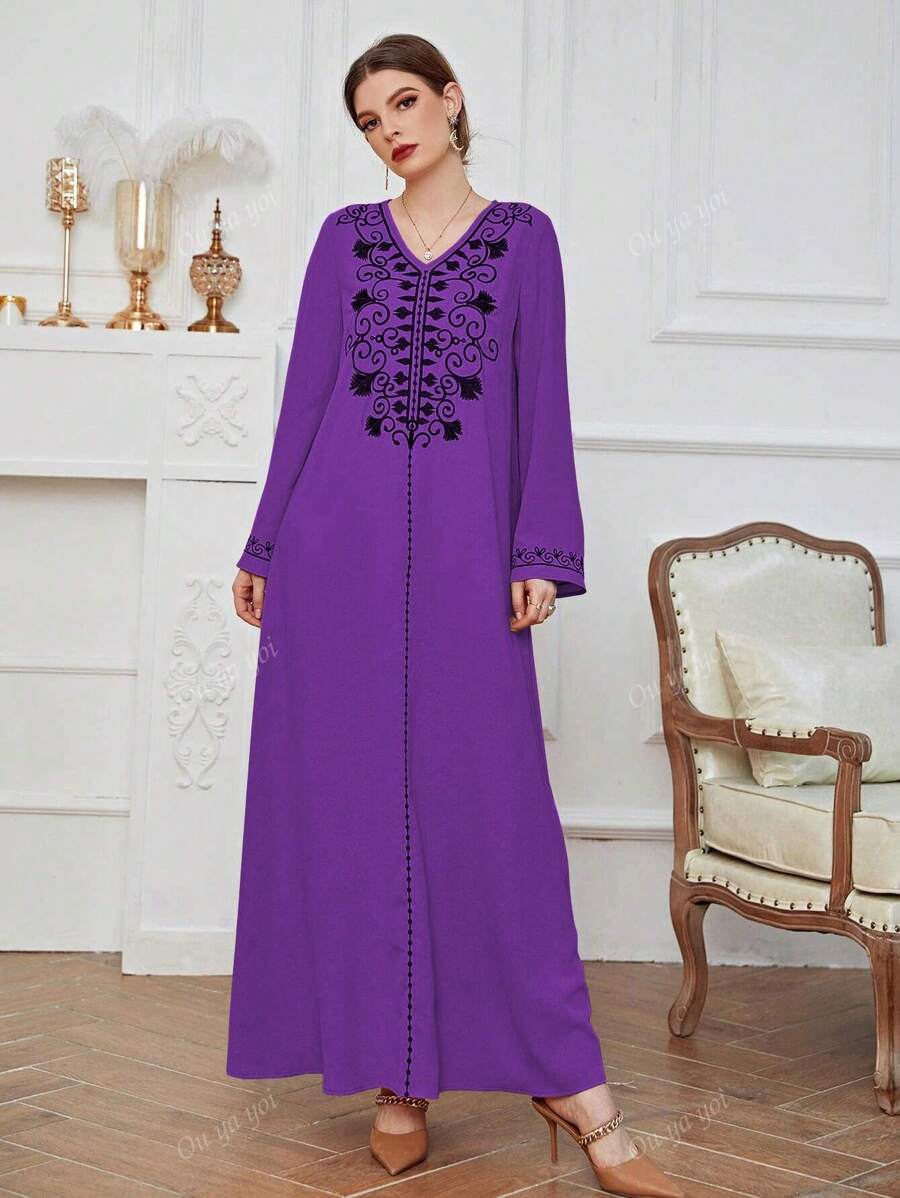 Women's V-Neck Belted Placement Print Dress