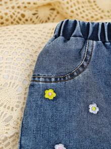 2pcs/Set Girls Flower Embroidery Denim Shorts, Casual Street Jeans For Summer Vacation