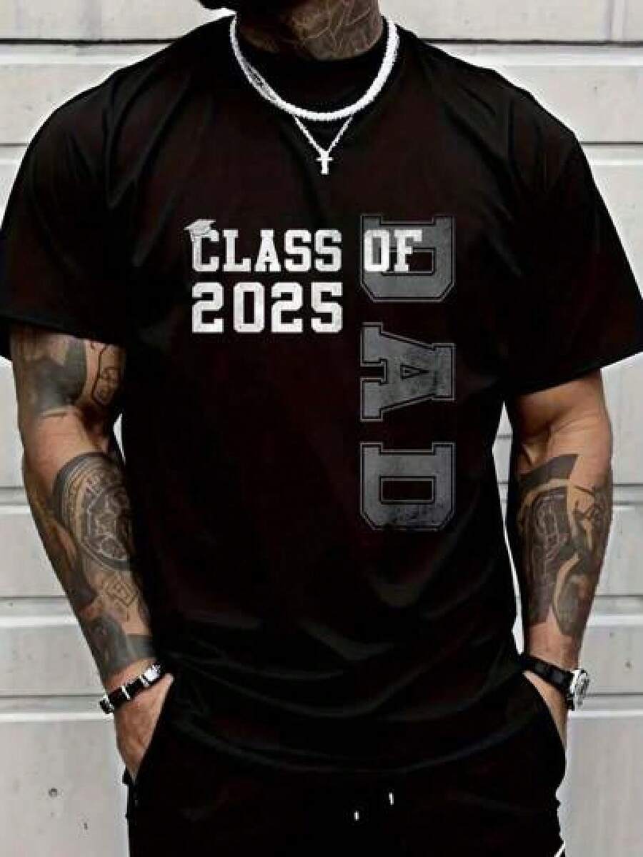 Camiseta de papá 100% algodón, orgulloso papá de un graduado de la clase de 2025 - Negro - Ver 1