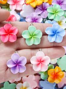 30/50pcs Random Shiny Gradient Daisy Flower Resin Pendant Charms, 5-Petal Mini Flowers, Suitable For Women's DIY Necklaces, Earrings, Keychains, Jewelry Making, Gift For Friends