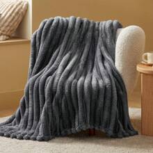 Plush Throw Blanket – Soft And Cozy, Elegant Tonal Binding, Perfect For Sofa Or Bedroom Decor, Easy Care, Ideal Gift,Fuzzy Flannel Blanket For Bed, Sofa, Couch, Travel, Camping Fleece Throw Blanket - Plush Fuzzy Flannel Blanket, Super Soft Warm Blan