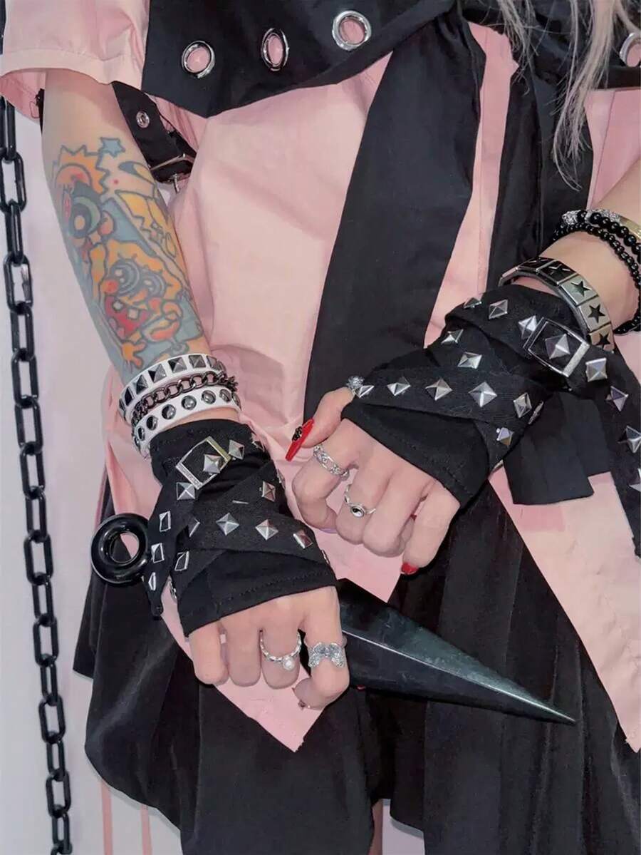 1 Pair Y2K Rivet Fingerless Gloves, Style Punk Goth Dance Performance Outfit Half Finger Gloves - Black - View 1