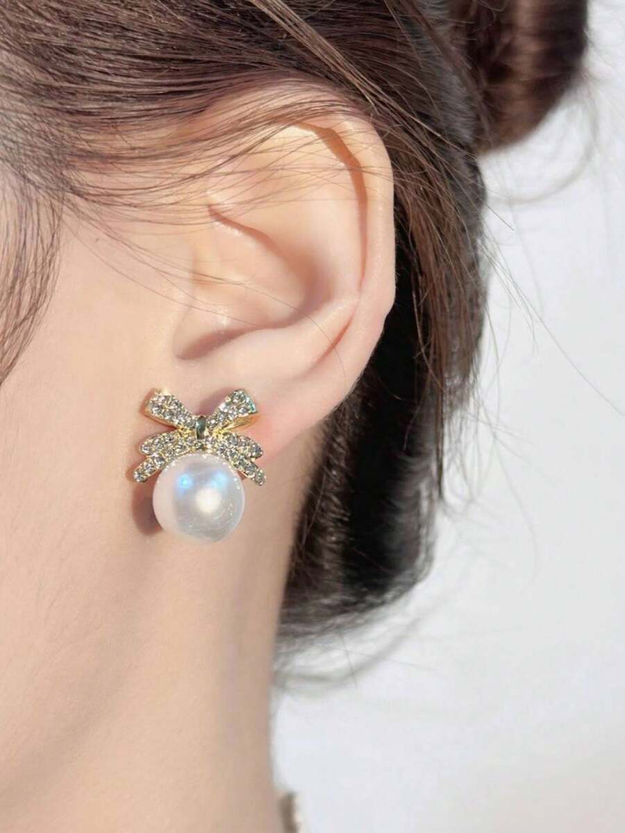 2pcs Faux Pearl & Rhinestone Bowknot Ear Clips, High-End Non-Pierced Earrings Wholesale Valentines - Gold - View 1