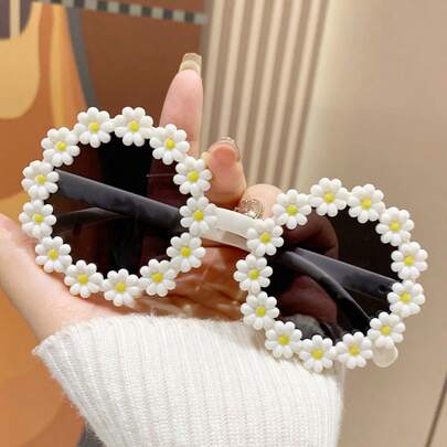 VINCAN 花朵派对玻璃杯。雏菊花瓣玻璃杯非常适合派对、户外娱乐、摄影道具、夏威夷装饰、节日旅行配件和度假旅行用品。它们轻巧耐用，功能多样，派对用品（颜色随机）