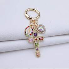 Porte-clés élégant avec Vierge Marie et croix de strass, en matériau de cuivre, convient pour les sacs, les voitures et comme cadeau. Accessoires de voiture, breloques de sac, accessoires scolaires, mignons, gothiques, Y2K