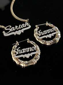 1 Set de joyería personalizada con texto de moda, collar con placa con nombre, juego de aretes exageradamente grandes, estilo enamorado del Día de San Valentín, collar enchapado en oro de 18k de acero inoxidable, empaquetado en una elegante caja de regalo de alta gama, como regalo para seres queridos en el Día de la Madre y el Día de San Valentín