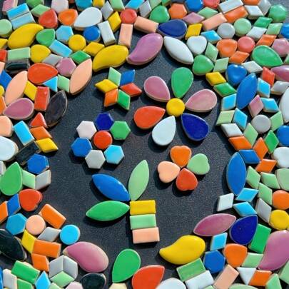 Set de 100g/200g piezas de mosaico multicolor de formas mixtas - corazón/lágrima/redondo/rectángulo/hexágono, baldosas de mosaico de cerámica, adecuadas para diversos rompecabezas DIY, proyectos de manualidades, escaleras, paredes, decoración de mesas, materiales de renovación