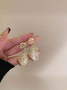 1 Paar vintage-inspierierte goldene personalisierte Damen-Ohrringe, modische, feminine und vielseitige Ohrringe, überdimensionierte palastinspirierte Ohrringe, hochwertige leichte Luxus-Asymmetrische geometrische Ohrringe aus Harz, geeignet für den täglichen Gebrauch, Geschenk für Mutter, Freundin