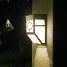 Solar Powered Retro Wall Light, Solar LED Window Frame Lighting Wall Lamp, Outdoor Waterproof Wall Sconce For Patio, Outdoor, Porch, Deck, Yard, Fence, Entryway Illumination