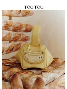 TOUTOU 别致刺绣字母细节设计师灵感手提包和方形枕头钱包，轻巧可爱有趣的香蕉和爱心吊坠装饰拉链腋下包，奢华单肩包，多功能便携式斜挎包，适合女性、女士、新秀和白领工作者，非常适合办公室、通勤、工作，可放置口红、手机、小钱包，可作为送给女朋友、爱人、妻子、妈妈、生日和周年纪念的礼物 41054 - 彩色 - 查看 12