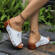 Sandales compensées mode femme blanches cloutées, semelle épaisse, faciles à enfiler, convient pour les sorties à la plage