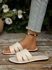 Nuevas sandalias planas cómodas con punta redonda y diseño de hueco para mujer talla grande, calzado casual de moda para el verano, uso en exteriores y playa