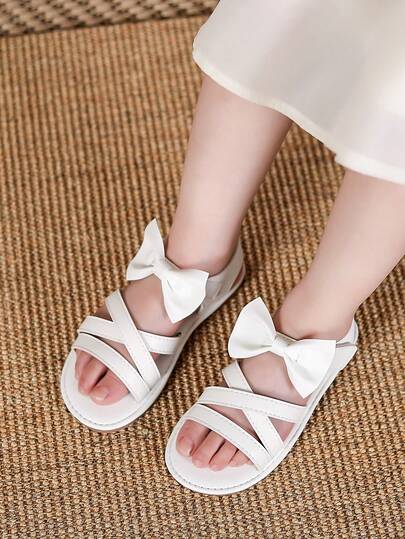1双可爱儿童户外凉鞋，蝴蝶结装饰，平底，夏季
