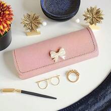 1 件时尚别致的极简主义蝴蝶结眼镜盒，便携可爱的眼镜收纳盒，多功能眼镜收纳盒，可手洗且易于清洁，非常适合家庭、办公室、汽车或旅行的日常使用，是寻求时尚眼镜保护和整理的女性的理想礼物