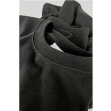 playera negra de beso de amantes   Casual-Básico  Deportes y actividades al aire libre - Función urbana  Deportes al aire libre-Montaña al aire libre    Retro  Letras    Verano    Oversized    Hombros Exagerados    Día de la Madre