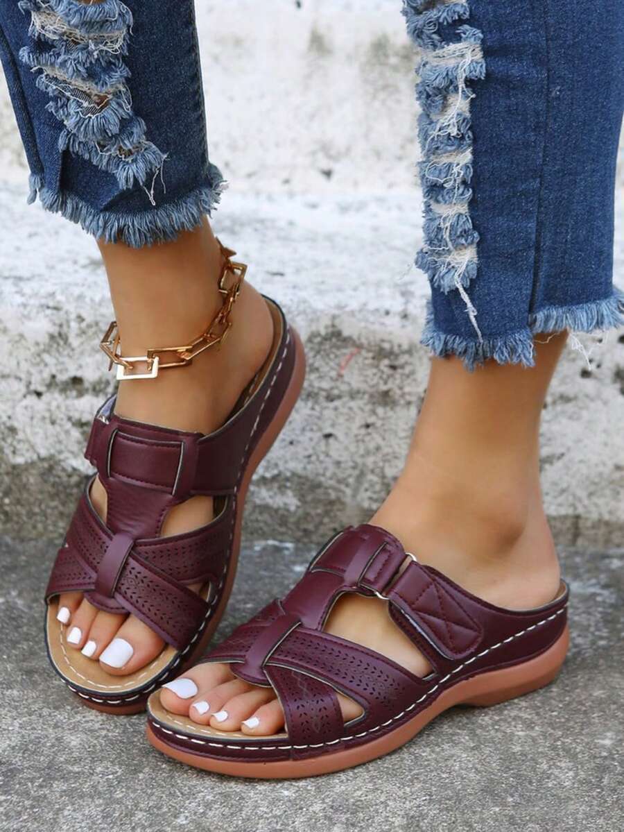 Color sólido hueco sandalias de las mujeres, un pie estribo costura inclinada zapatillas de tacón, rayas chanclas de las mujeres, transpirable plana zapatillas fresco, adecuado para el hogar, viajes casuales, paseos y desgaste diario. - Burdeos - Ver 1
