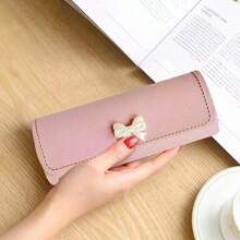 1 件时尚别致的极简主义蝴蝶结眼镜盒，便携可爱的眼镜收纳盒，多功能眼镜收纳盒，可手洗且易于清洁，非常适合家庭、办公室、汽车或旅行的日常使用，是寻求时尚眼镜保护和整理的女性的理想礼物