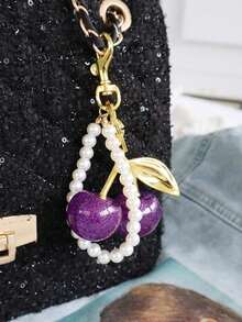 1个独特的紫色樱花钥匙扣，配有闪亮树脂吊坠和仿珍珠，合金C形钩，适合女士钱包和包包，是送给家人、朋友和情侣的理想礼物，也非常适合情人节和Y2K风格。 - 紫色 - 查看 3