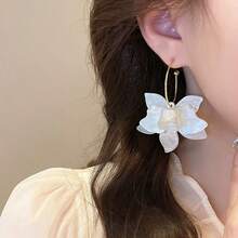 2pcs Vintage Acrylic Jasmine White Flower Earrings, Elegant Niche Luxury Floral Earrings - Flower Earrings - View 2