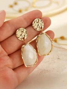 1 Paar vintage-inspierierte goldene personalisierte Damen-Ohrringe, modische, feminine und vielseitige Ohrringe, überdimensionierte palastinspirierte Ohrringe, hochwertige leichte Luxus-Asymmetrische geometrische Ohrringe aus Harz, geeignet für den täglichen Gebrauch, Geschenk für Mutter, Freundin