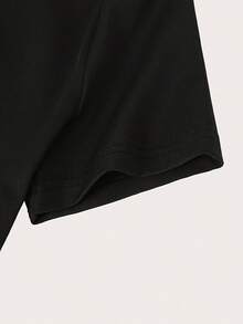 Camiseta corta tipo top para mujer con estampado de signo zodiacal Escorpio, de manga corta y color negro - Negro - Ver 4