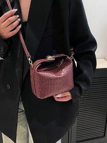 2025 New French High-End Woven Women's Handbag, Western Dumpling Bag, Niche Texture Commuter Bag, Versatile Tote