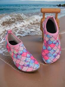 1 双女童橡胶底防滑水上乐园可爱水鞋，卡通鲨鱼图案水下，沙滩透气游泳软底儿童潜水袜，漂流浮潜瑜伽鞋和婴儿学步鞋 - 彩色 - 查看 7