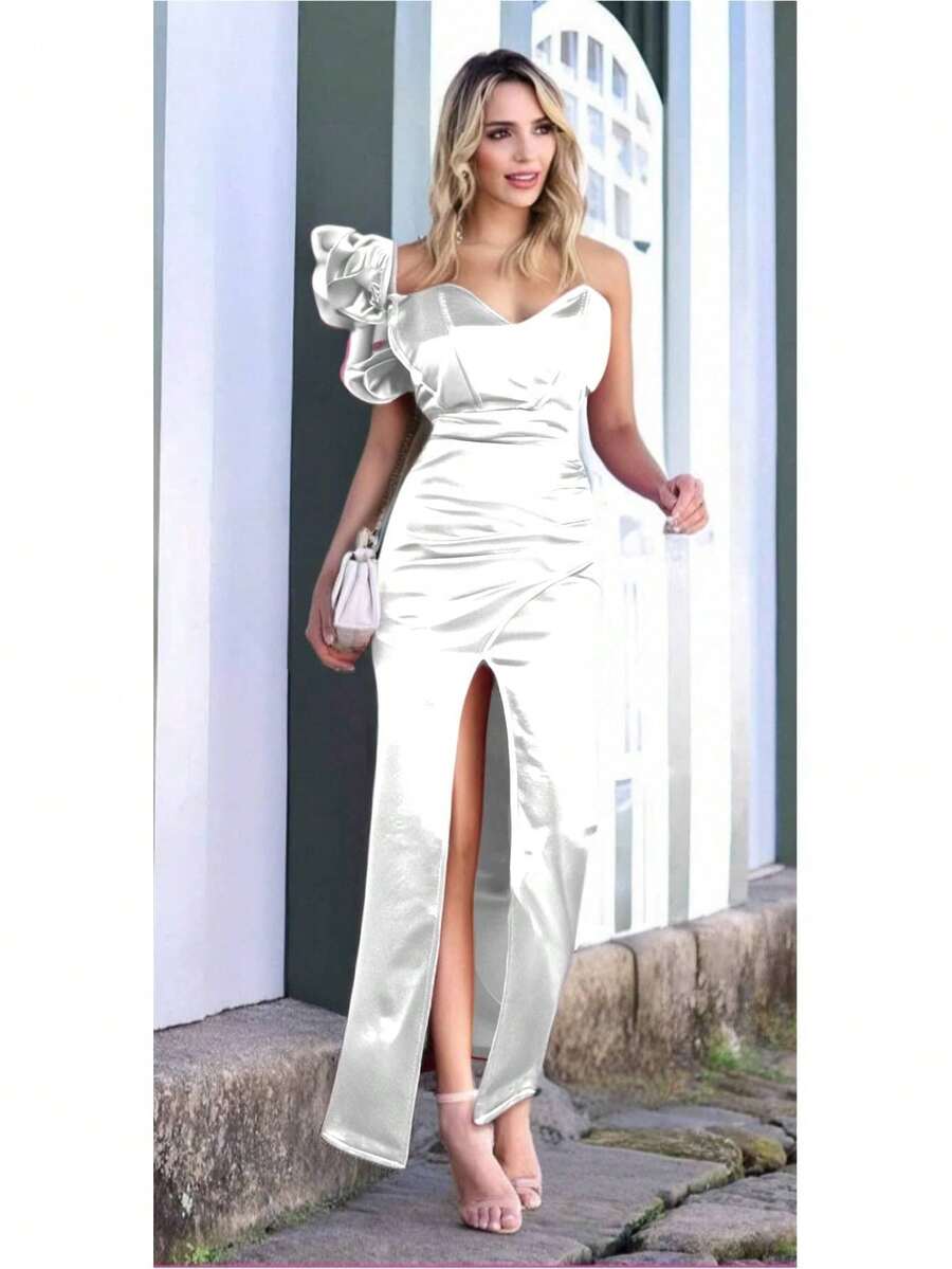 Long Dress With Sweetheart Neckline - White - View 1
