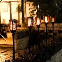 4 piezas de farolas solares LED automáticas para pared y jardín, lámparas de energía solar tipo antorcha decorativa con encendido nocturno y apagado diurno, iluminación ambiental cálida sin cables, lámparas impermeables con panel solar integrado y sensor de luz, ideales para casa, cochera, calle, parque o negocio, diseño tipo vela moderna, perfectas para decorar exteriores, lámparas ecológicas que ahorran energía y funcionan sin instalación eléctrica, tecnología LED de bajo consumo, multifuncionales para iluminación de seguridad, caminos, patios, terrazas y balcones, luces solares duraderas resistentes al clima, lámparas solares grandes de uso fácil y sin mantenimiento, luces de exterior inteligentes, antorchas solares LED decorativas sin cableado ni herramientas de instalación - Negro - Ver 9