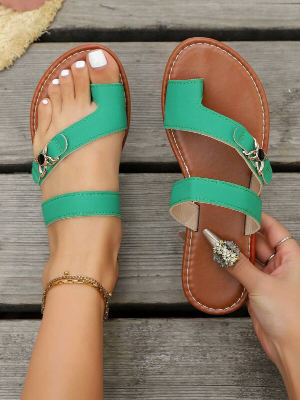 New Fashion Double Straps Metal Buckle Design Open Toe Flat Sandals, Casual Vacation Style Flip-Flops For Spring & Summer Daily Wear, Brown/Green/White