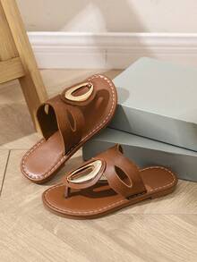 1 双加大码幼儿女童平底凉鞋，纯色 PU 带，闪亮金属扣装饰，圆头，时尚奢华可爱罗马沙滩拖鞋，适合 3-15 岁男孩/女孩，休闲、派对、旅行、沙滩，2025 年夏季新品