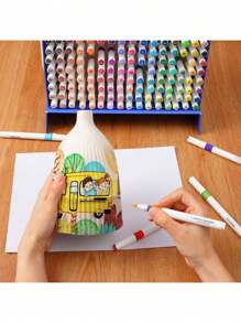 Juego de 128 colores de rotuladores acrílicos de brocha suave a base de líquido con estuche de regalo - Rotuladores de colores profesionales para dibujo y pintura para estudiantes y artistas, incluye 120 rotuladores acrílicos + 8 bolígrafos de tinta metálica y perlada, resistentes al agua y a la decoloración para manualidades, colorear en rocas, madera, vidrio, cerámica y talla grande. Juego de regalo perfecto para amigos como útiles escolares y materiales artísticos.