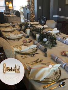 6个餐巾环,用于开斋节(Eid Al Fitr)庆祝活动,非常适合在穆斯林斋月期间装饰餐桌,也是一份完美的乔迁礼物。字母装饰餐巾环、装饰餐巾环、餐巾环可用于婚礼装饰、庆典、餐桌装饰扣、婚礼、晚宴、派对装饰。 - 彩色 - 查看 7