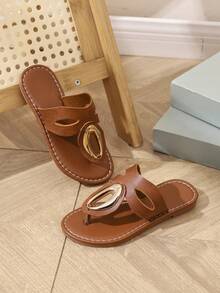 1 双加大码幼儿女童平底凉鞋，纯色 PU 带，闪亮金属扣装饰，圆头，时尚奢华可爱罗马沙滩拖鞋，适合 3-15 岁男孩/女孩，休闲、派对、旅行、沙滩，2025 年夏季新品