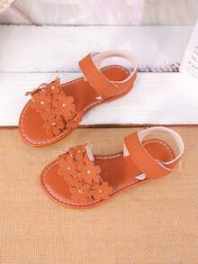 1 par de sandalias decoradas con flores para niñas, de material cómodo, con punta abierta, correa con gancho y bucle, tacón plano, estilo dulce, uso casual - Marrón - Ver 5