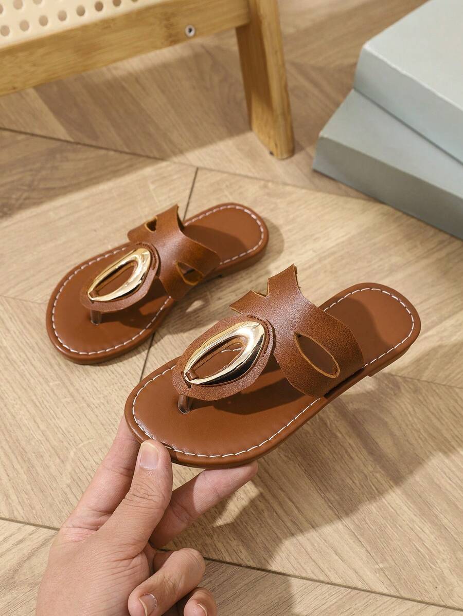 1 双加大码幼儿女童平底凉鞋，纯色 PU 带，闪亮金属扣装饰，圆头，时尚奢华可爱罗马沙滩拖鞋，适合 3-15 岁男孩/女孩，休闲、派对、旅行、沙滩，2025 年夏季新品