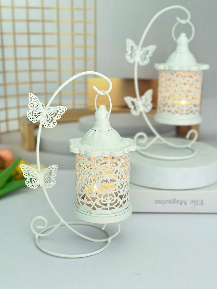 1 chiếc chân nến treo bằng kim loại rỗng màu trắng cổ điển hình bướm, thích hợp cho lễ Eid, lễ Phục sinh, ngày lễ tình nhân, trang trí đám cưới, đồ thủ công đựng nến, trang trí nhà cửa, trang trí trong nhà, trang trí bàn ăn, quà tặng lý tưởng cho sinh nhật/ngày lễ