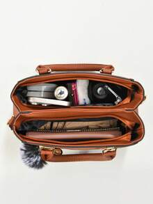 新款单肩包，配有毛球吊坠，休闲风格，母亲节礼物，妈妈必备，适合办公室、大学、工作、商务、通勤、户外、旅行及各种场合。 - 棕色 - 查看 4