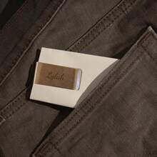 Kẹp tiền tùy chỉnh 1 chiếc, Kẹp tiền khắc theo yêu cầu, Kẹp tiền cá nhân hóa bằng thép không gỉ, Quà tặng cho phù rể, Quà kỷ niệm cho bố, Quà cho chồng, Quà Ngày của Cha, Quà kỷ niệm, Quà tặng cho phù rể, Quà Ngày Valentine, Quà Ngày của Cha, Quà tặng cho chồng, Quà tặng cho cha, Quà tặng cho bạn trai, Quà tặng cho anh ấy, Túi & Hành lý, Phụ kiện Halloween 2025, Dung tích lớn, Phong cách năm mới, Túi xách thời trang cho nữ. - Nhiều màu - Xem 6