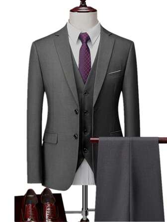 男士新款时尚商务纯色修身弹力三件套西装，包括西装外套、背心和裤子，工作正装套装