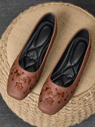 WHDXY 1 Pair Chinese Style Embroidered Square Toe Vintage Mary Jane Flats, Comfortable Slip-On Retro Women Casual Shoes Suitable For All Seasons