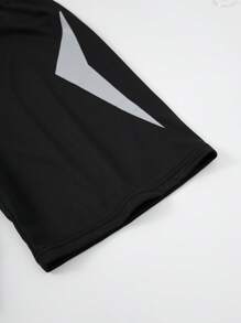 طقم ملابس رياضية لصبي المراهق مكون من 2 قطعة: ملابس علوية تي شيرت بأكمام قصيرة وشورت للركض